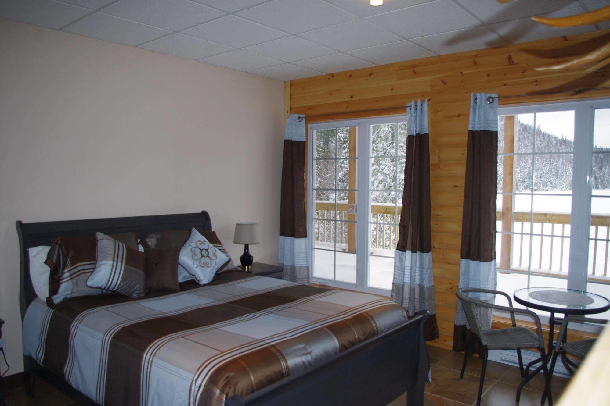 Auberge La Taniere Tadoussac Exteriér fotografie